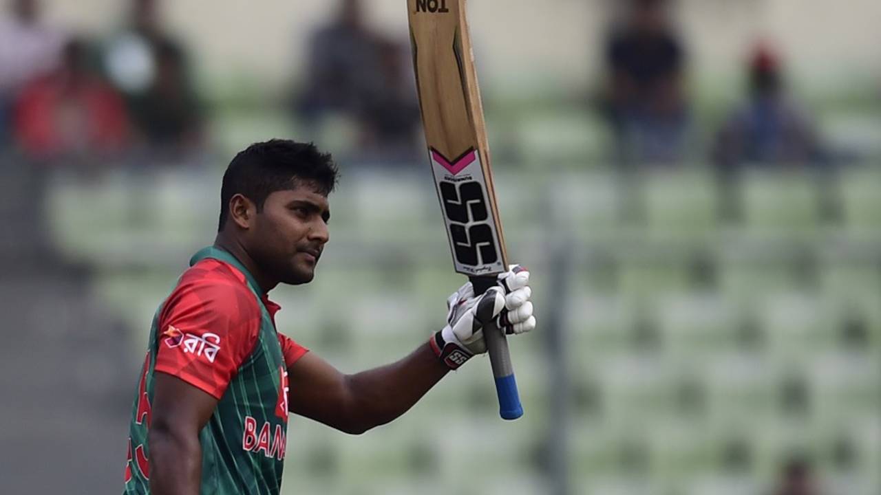 Imrul Kayes was on a roll when he tonked a full-toss down long-off's throat&nbsp;&nbsp;&bull;&nbsp;&nbsp;AFP