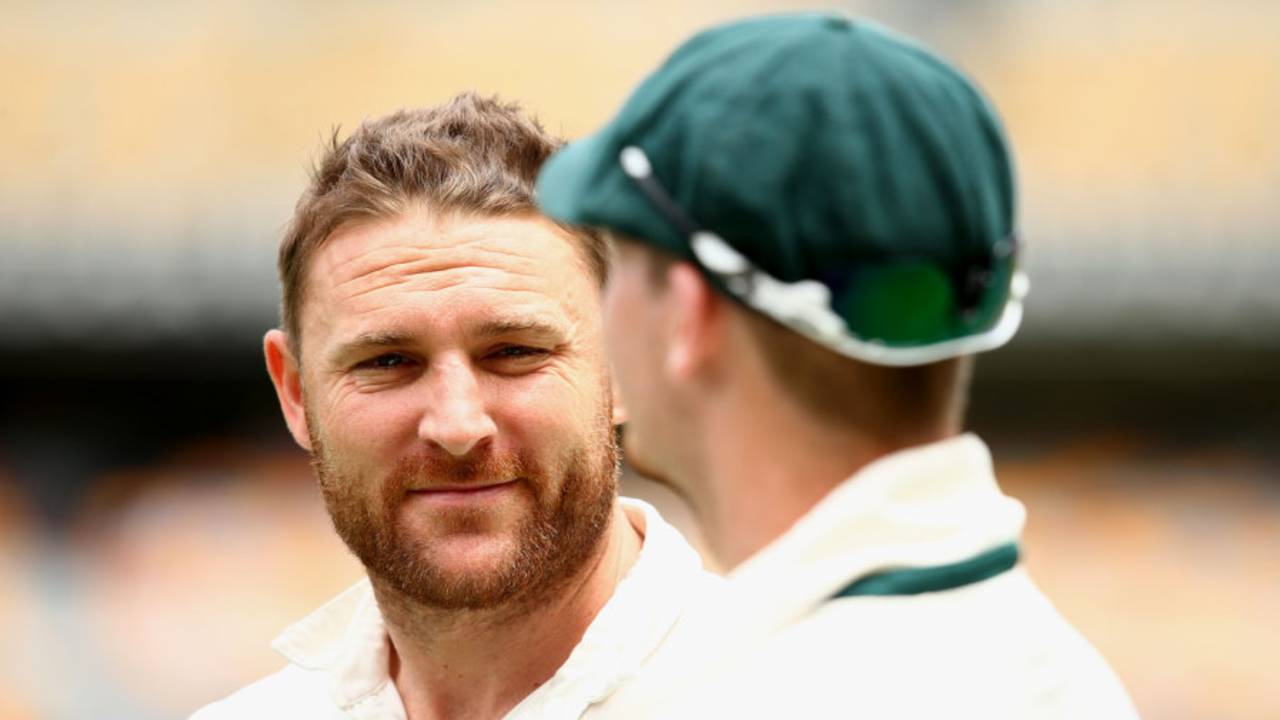 Brendon McCullum and Steven Smith talk after the match, Australia v New Zealand, 1st Test, Brisbane, 5th day, November 9, 2015