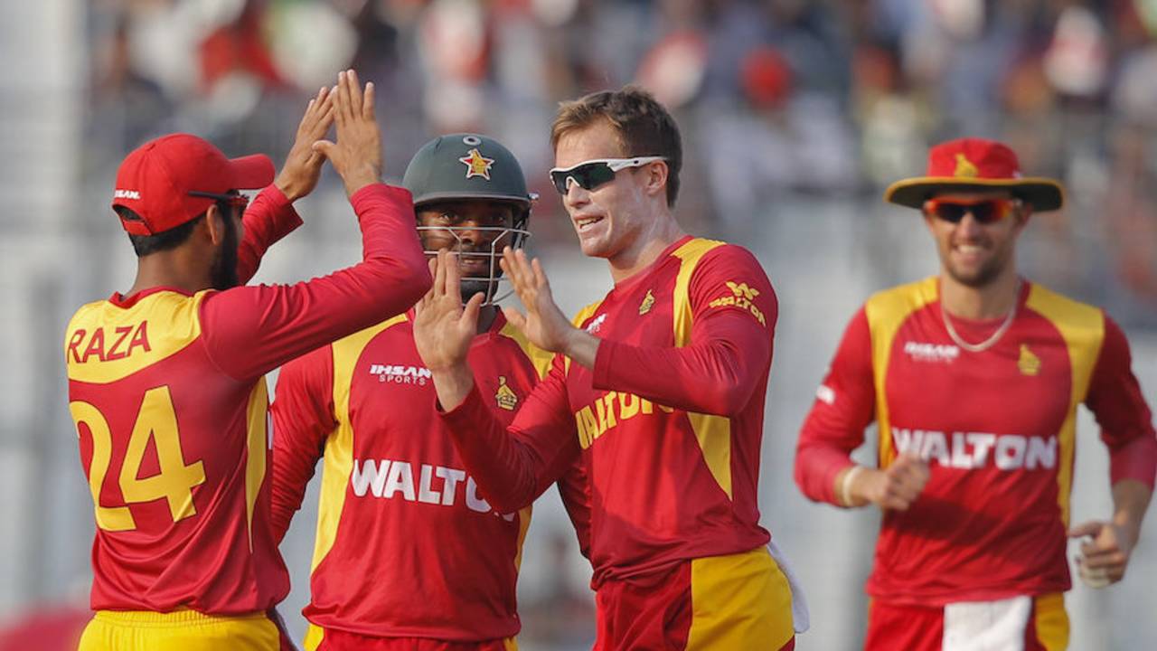 Zimbabwe celebrated Mahmudullah's dismissal, only to realise the wicketkeeper had already broken the stumps before the ball made contact&nbsp;&nbsp;&bull;&nbsp;&nbsp;Associated Press