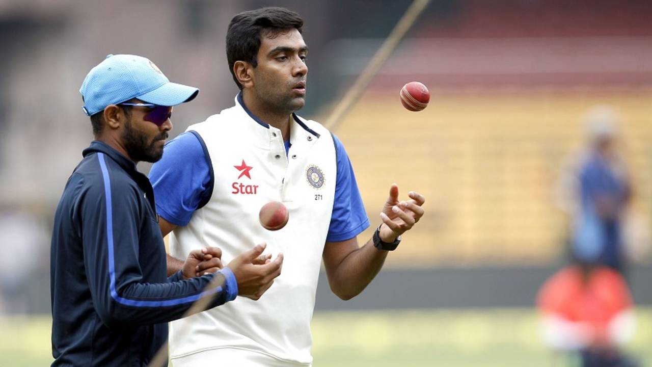 Ravindra Jadeja and R Ashwin tune up ahead of the second Test, Bangalore, November 13, 2015