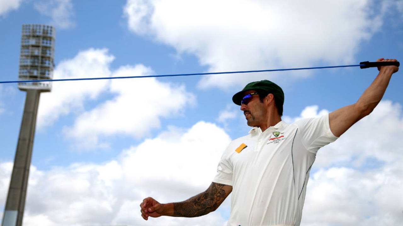 Mitchell Johnson warms up for one last bowl in Test cricket, Australia v New Zealand, 2nd Test, Perth, 5th day, November 17, 2015
