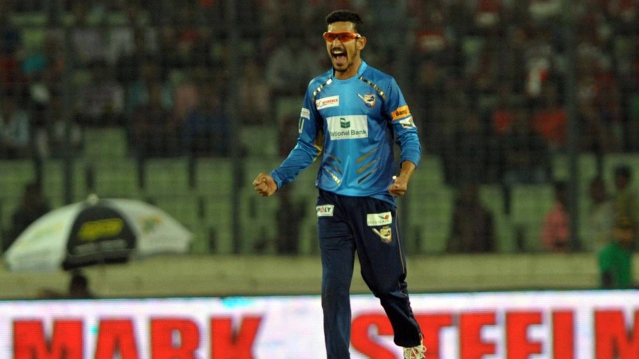 Nasir Hossain roars after taking a wicket, Chittagong Vikings v Dhaka Dynamites, BPL 2015-16, Mirpur, November 26, 2015
