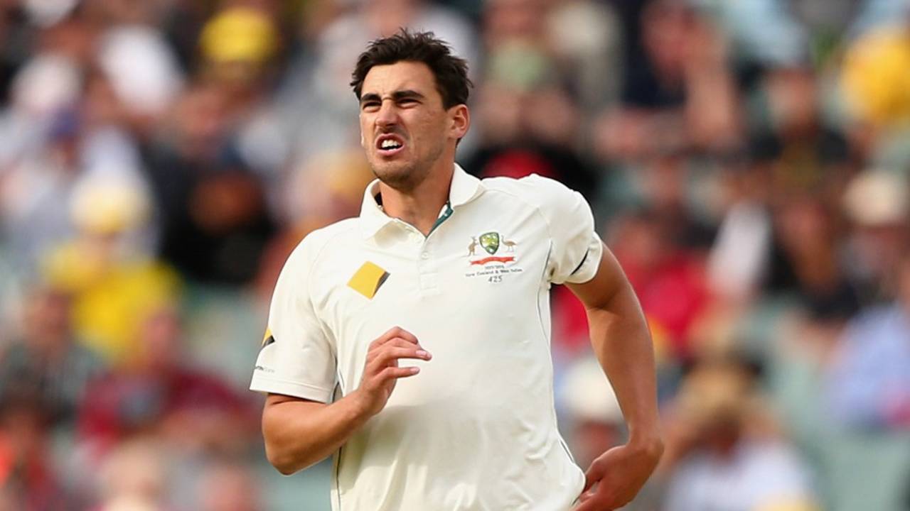 Mitchell Starc grimaces after hurting his ankle again, Australia v New Zealand, 3rd Test, Adelaide, November 27, 2015