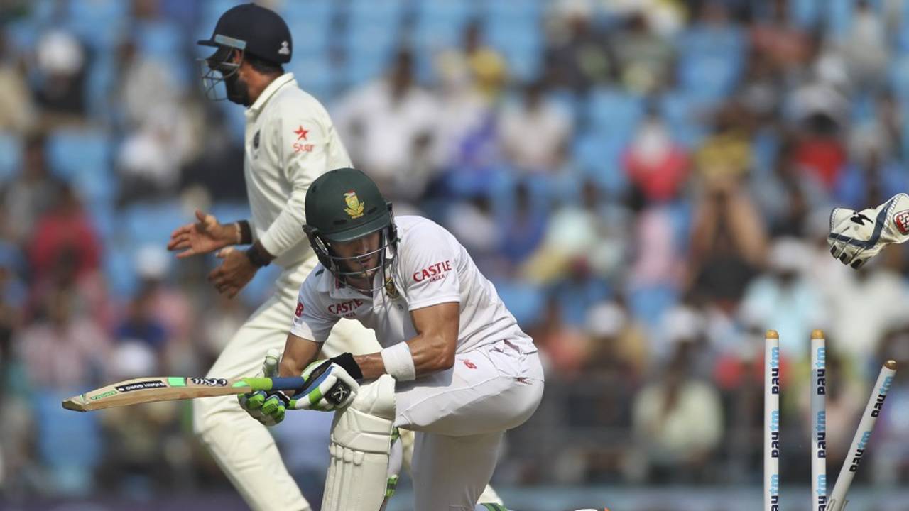 Faf de Plessis was bowled by Amit Mishra , India v South Africa, 3rd Test, Nagpur, 3rd day, November 27, 2015