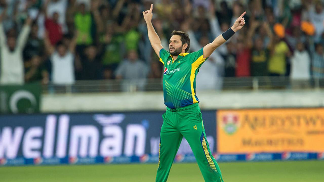 Shahid Afridi became the leading wicket-taker in T20I history during his 3 for 15&nbsp;&nbsp;&bull;&nbsp;&nbsp;AFP