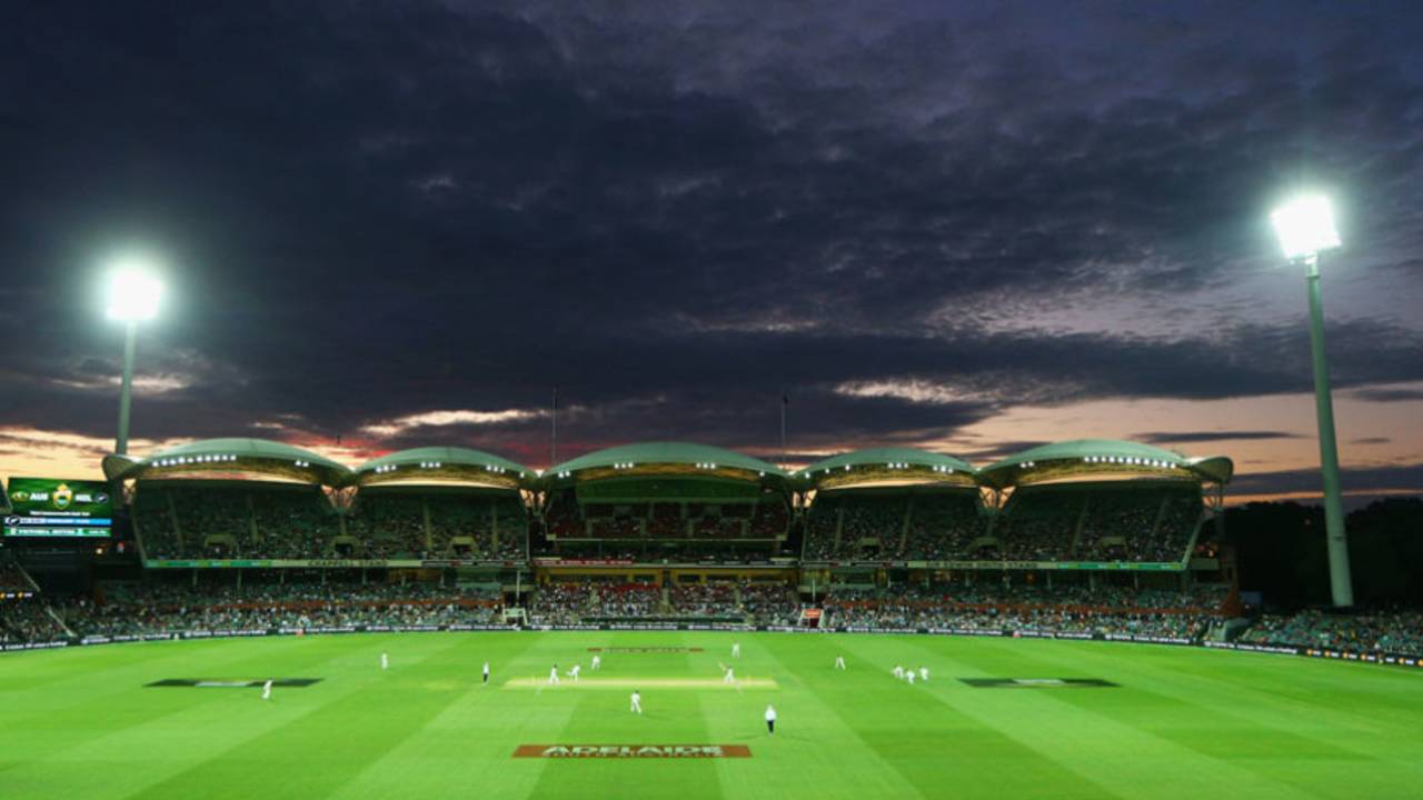 The Adelaide Oval witnessed another fascinating session under lights, Australia v New Zealand, 3rd Test, Adelaide, 2nd day, November 28, 2015