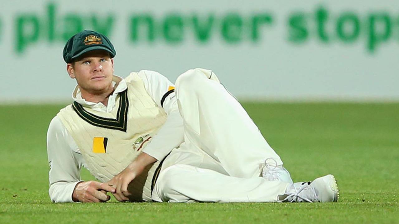 Steven Smith put down two chances in the slips, Australia v New Zealand, 3rd Test, Adelaide, 2nd day, November 28, 2015
