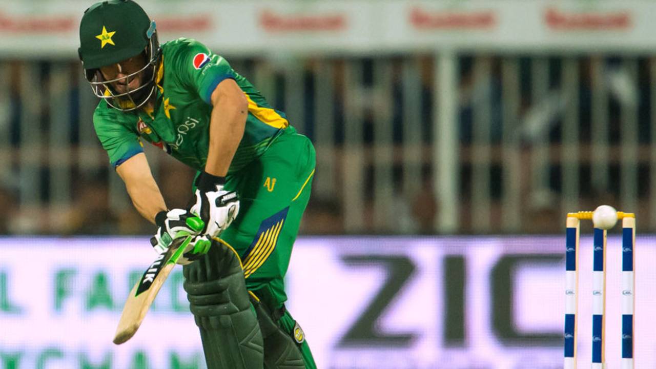 Rafatullah Mohmand was lbw to his first ball, Pakistan v England, 3rd T20, Sharjah, November 30, 2015