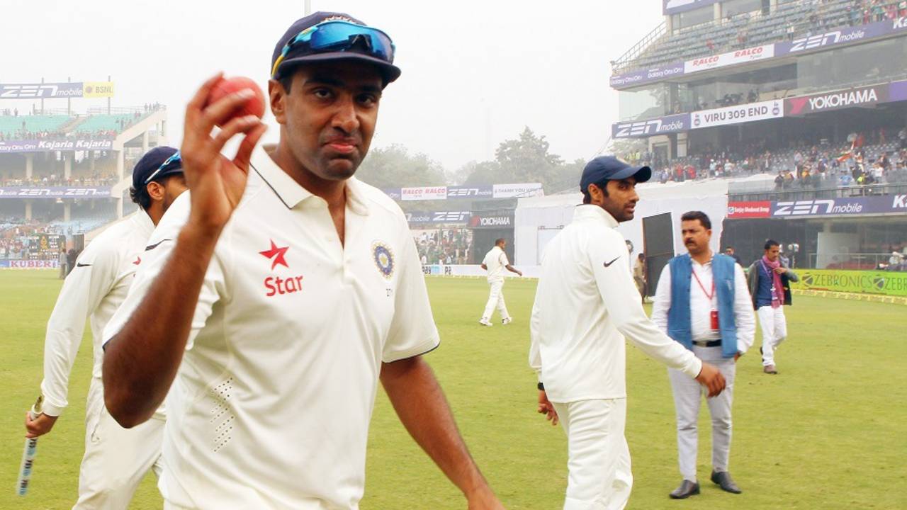 R Ashwin acknowledges his five-for, India v South Africa, 4th Test, Delhi, 5th day, December 7, 2015