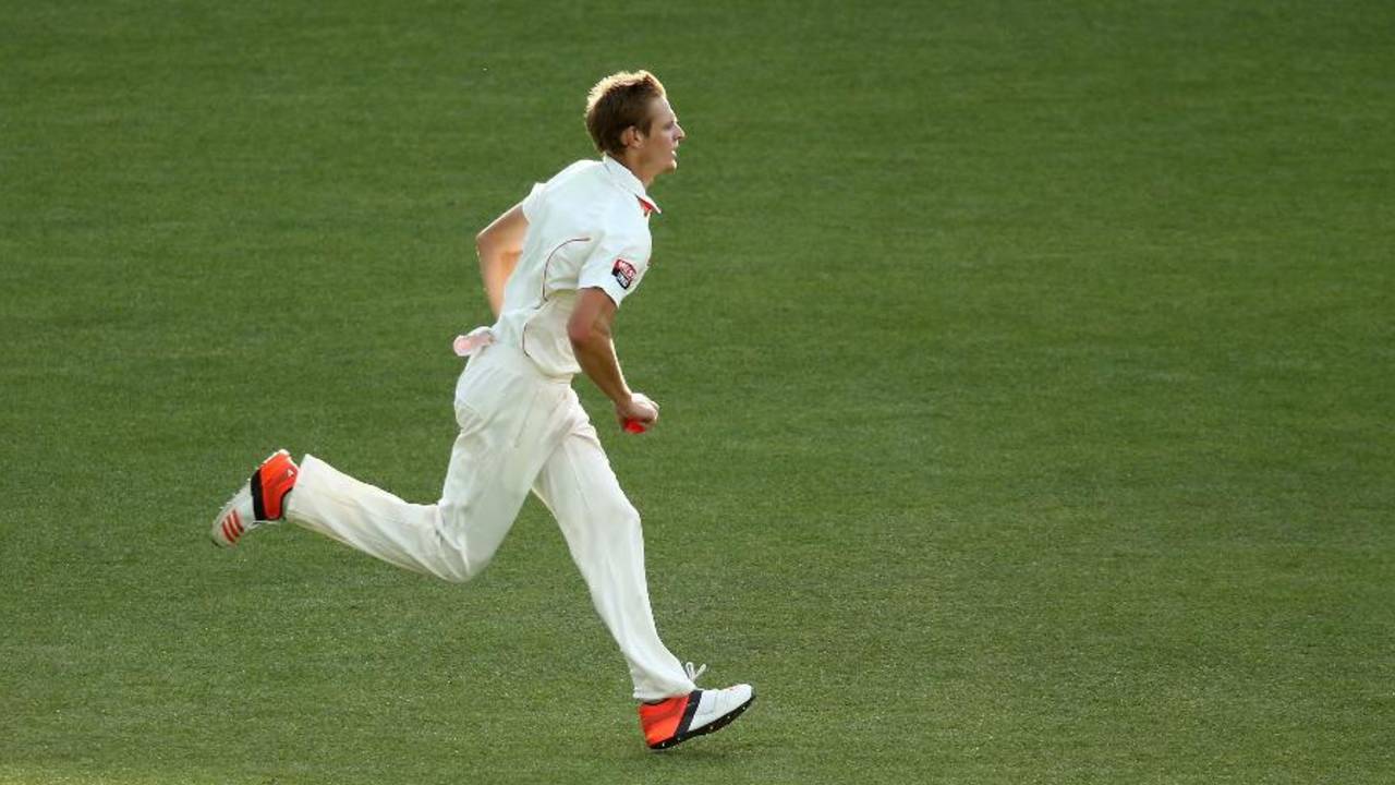 Joe Mennie runs in to bowl, South Australia v New South Wales, Sheffield Shield, Adelaide, 2nd day, October 29, 2015