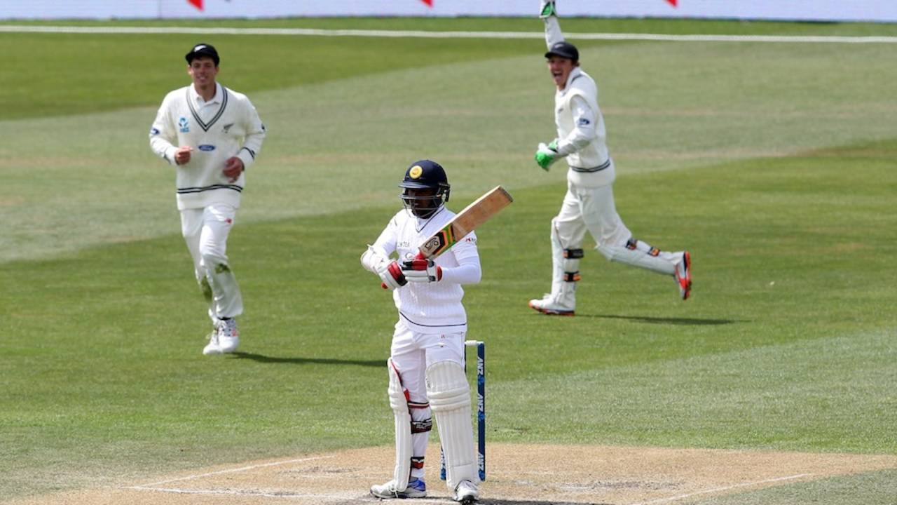 Udara Jayasundera was caught behind for 3, New Zealand v Sri Lanka, 1st Test, Dunedin, 4th day, December 13, 2015