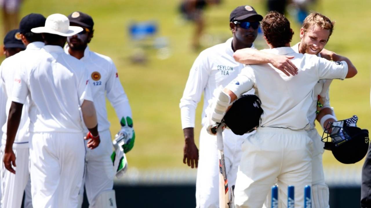 BJ Watling gets a hug from Kane Williamson after a win against Sri Lanka&nbsp;&nbsp;&bull;&nbsp;&nbsp;Getty Images
