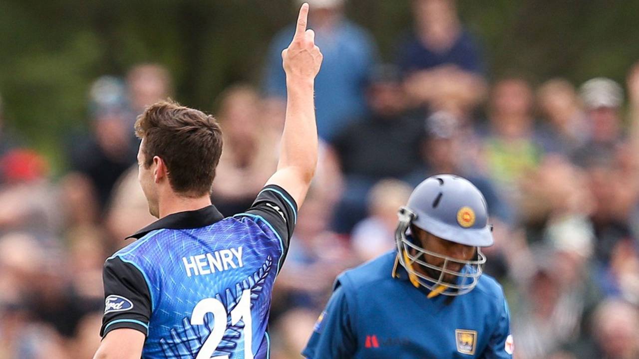 Matt Henry removed Tillakaratne Dilshan for seven, New Zealand v Sri Lanka, 2nd ODI, Christchurch, December 28, 2015