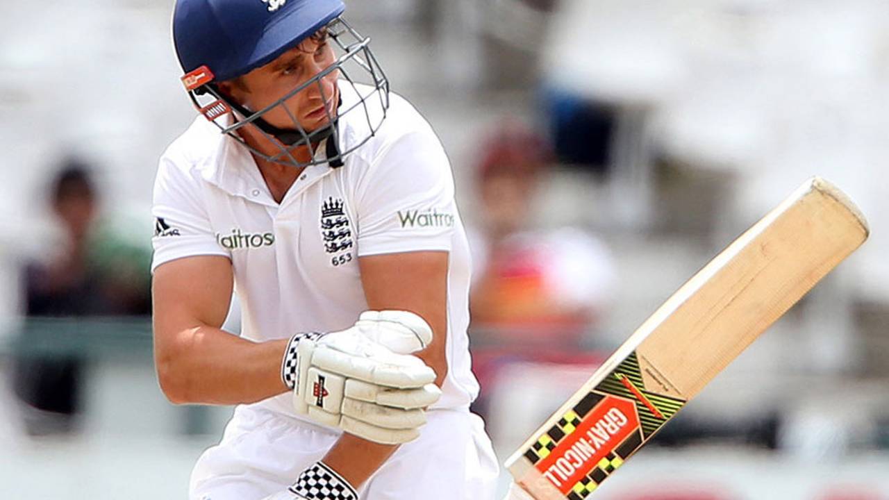England losing their grip? James Taylor has the bat jarred out of his hand, South Africa v England, 2nd Test, Cape Town, 5th day, January 6, 2016