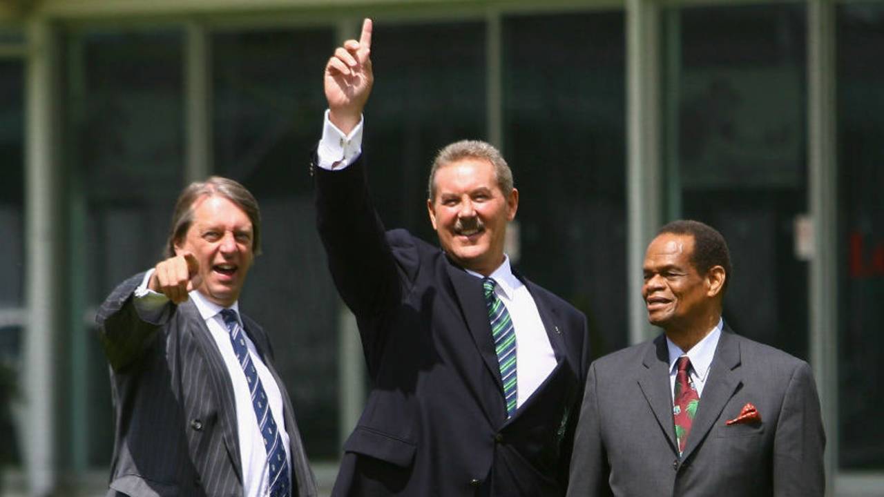 Allen Stanford arrives at Lord's, flanked by Giles Clarke and Julian Hunte, June 11, 2008