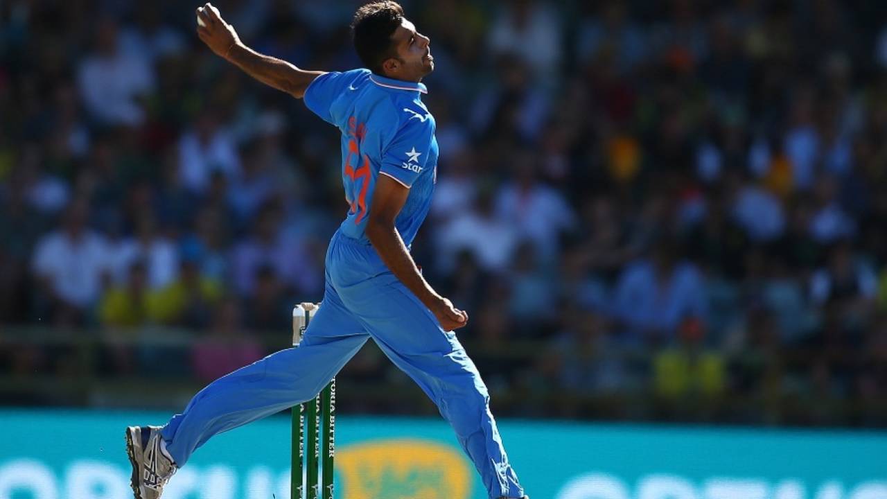 Barinder Sran in his delivery stride&nbsp;&nbsp;&bull;&nbsp;&nbsp;Getty Images