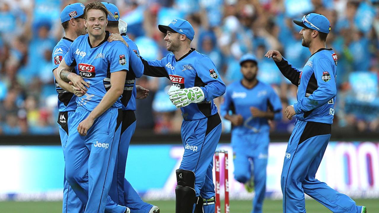 Greg West picked up a tidy 2 for 24 on his T20 debut, Adelaide Strikers v Hobart Hurricanes, Big Bash League 2015-16, Adelaide, January 13, 2016