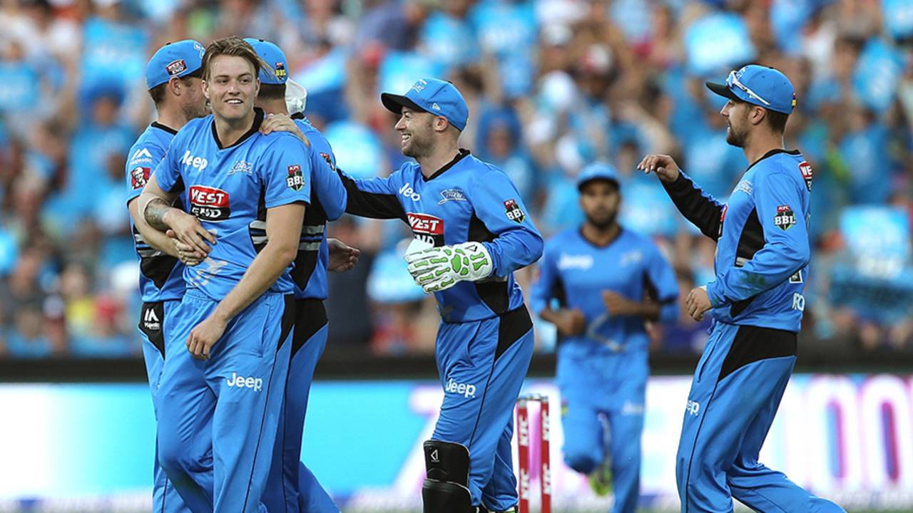 Greg West picked up a tidy 2 for 24 on his T20 debut, Adelaide Strikers v Hobart Hurricanes, Big Bash League 2015-16, Adelaide, January 13, 2016