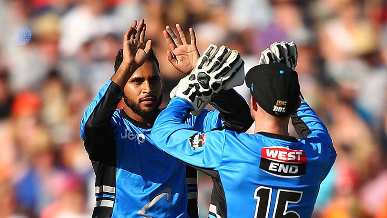Adil Rashid claims another of his 15 group-stage wickets, Perth Scorchers v Adelaide Strikers, BBL 2015-16, Perth, December 21, 2016
