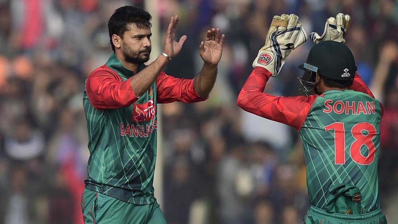 'It is hard to go after the bowling without getting set, regardless of how the wicket is' - Mashrafe Mortaza&nbsp;&nbsp;&bull;&nbsp;&nbsp;AFP