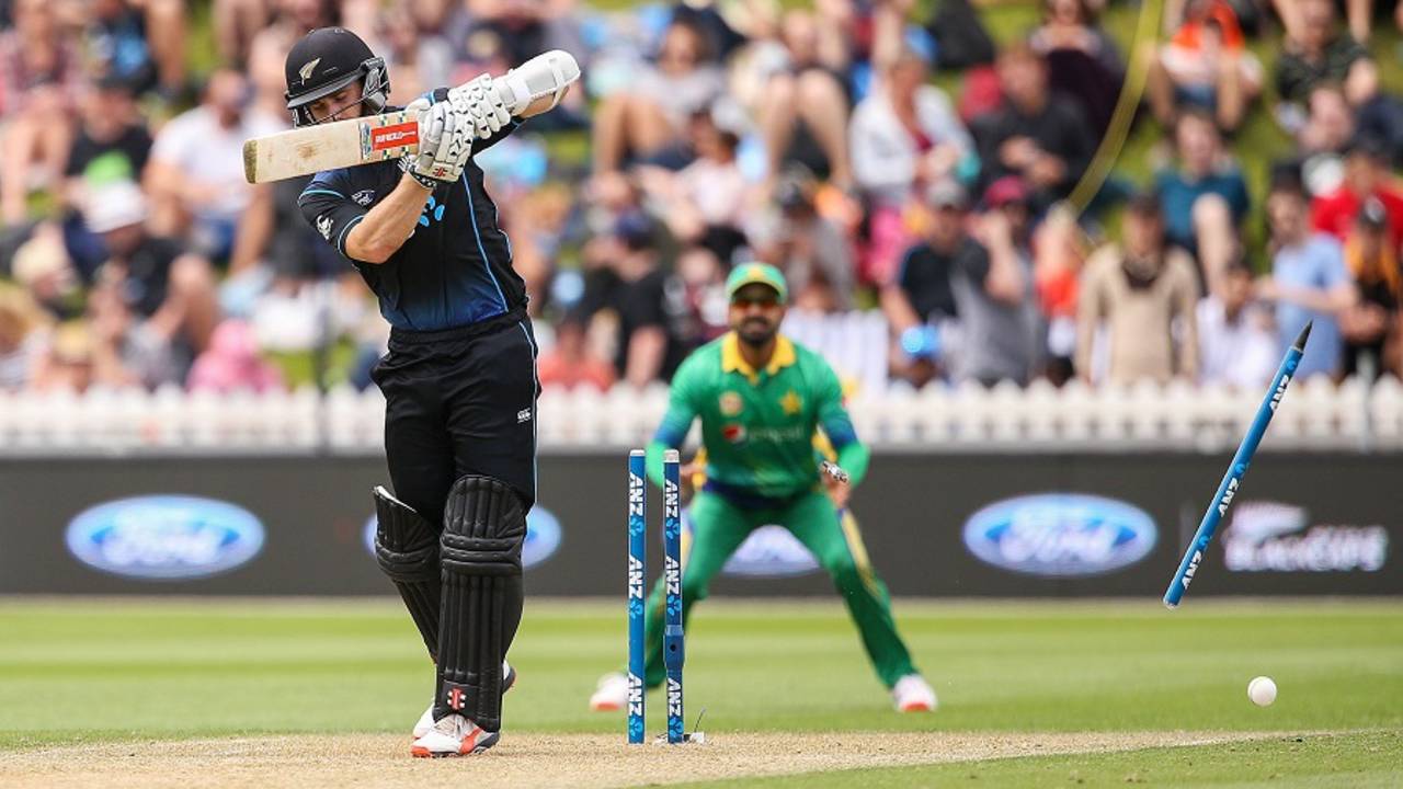 Kane Williamson was bowled by Anwar Ali for 10, New Zealand v Pakistan, 1st ODI, Basin Reserve, Wellington, January 25, 2016