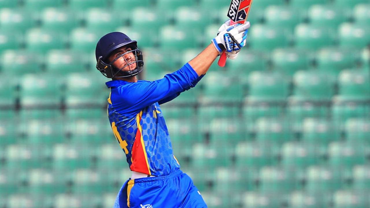 Namibia's Niko Davin helped give his team a strong start against India in the Under-19 quarter-final, but then the batting collapsed&nbsp;&nbsp;&bull;&nbsp;&nbsp;ICC