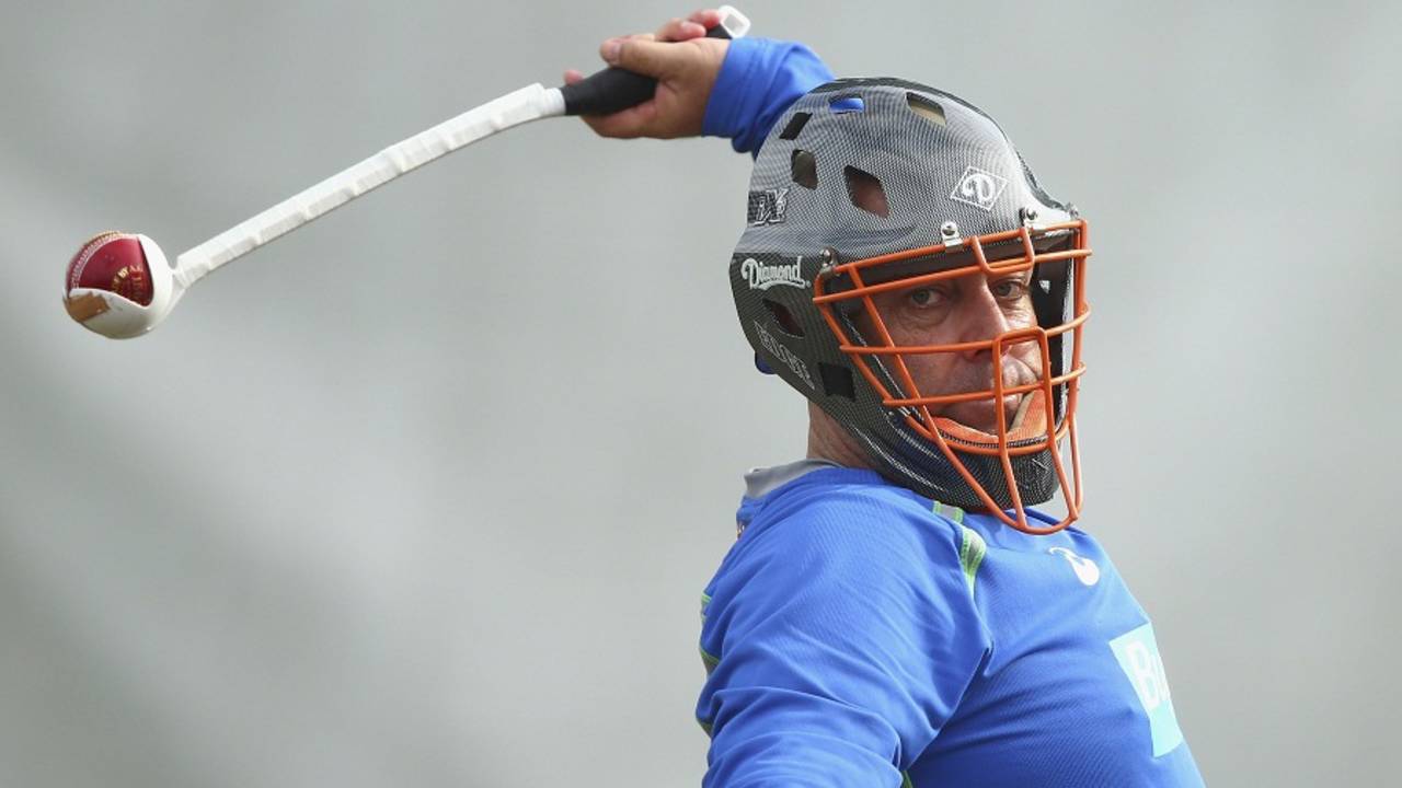 Darren Lehmann lines up to send a throw-down during Australia practice, Christchurch, February 19, 2016