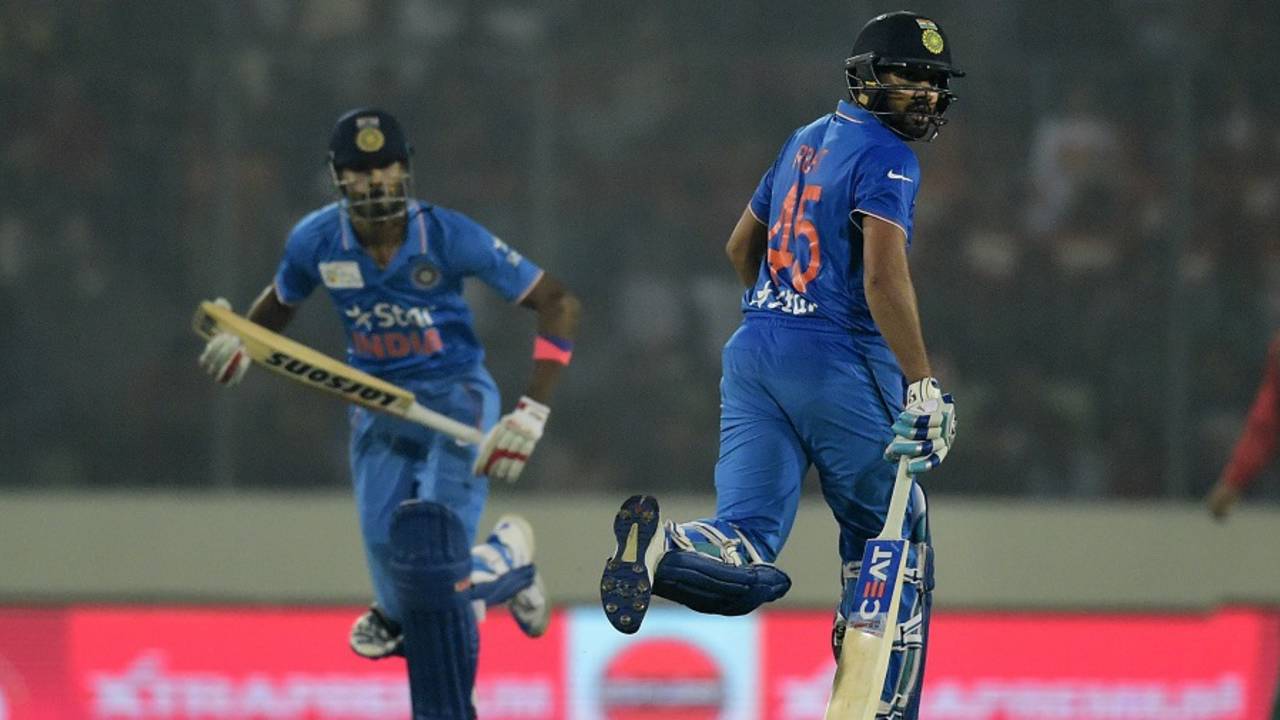 Rohit Sharma and Hardik Pandya put on 61 for the fifth wicket in just 27 balls&nbsp;&nbsp;&bull;&nbsp;&nbsp;AFP/Getty Images