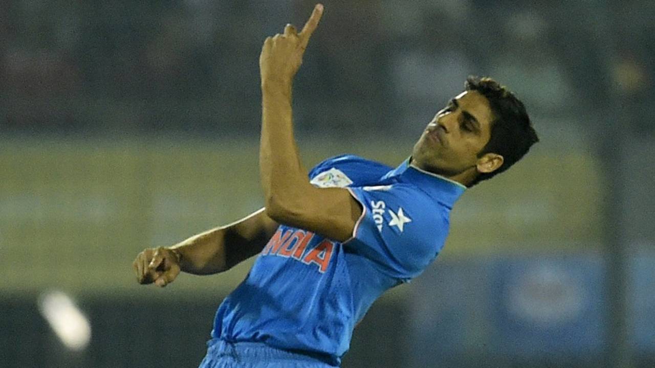Ashish Nehra: "Because of the injuries I have missed so much cricket. I feel like I have not had enough of it"&nbsp;&nbsp;&bull;&nbsp;&nbsp;AFP/Getty Images