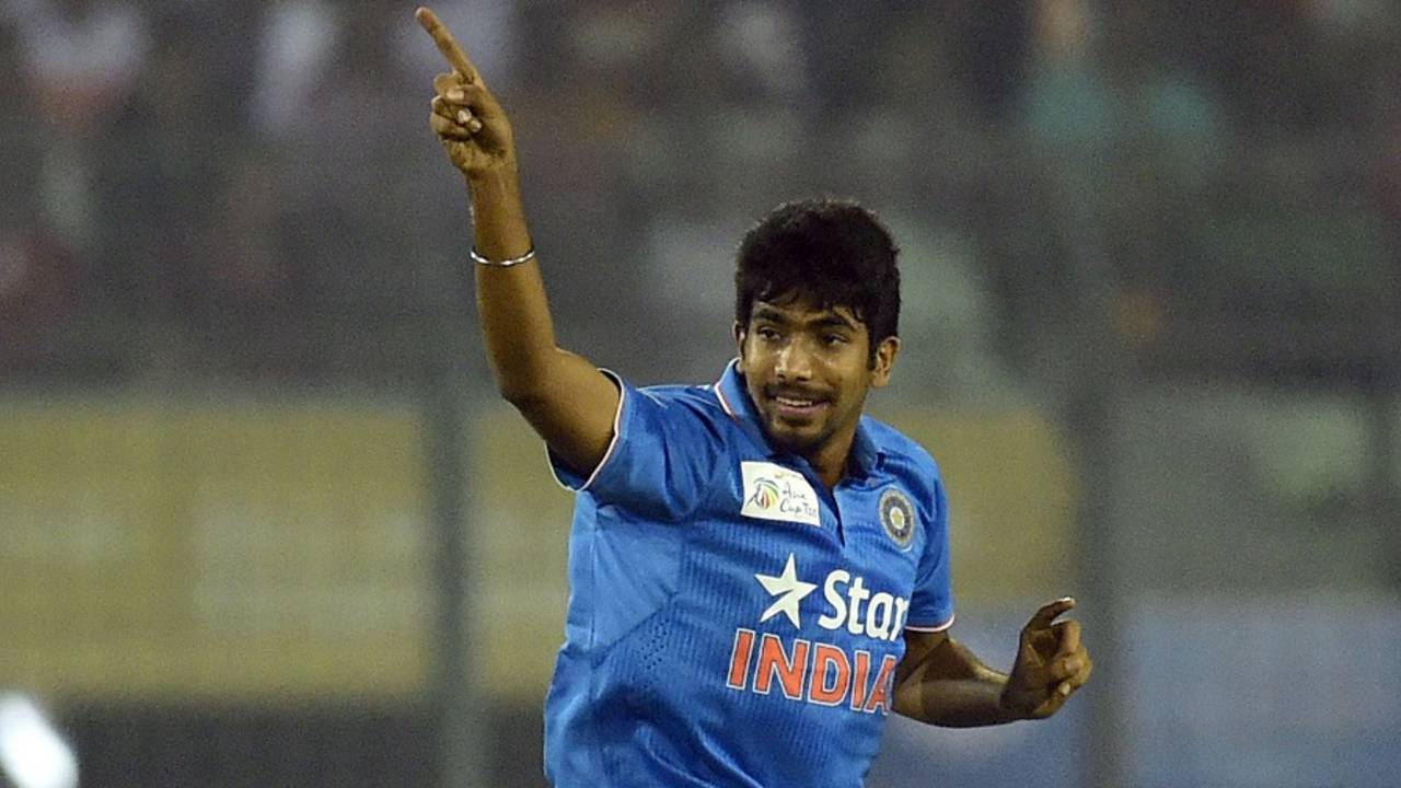 Jasprit Bumrah built on Ashish Nehra's early swing and bounce and removed Soumya Sarkar for 11&nbsp;&nbsp;&bull;&nbsp;&nbsp;AFP/Getty Images