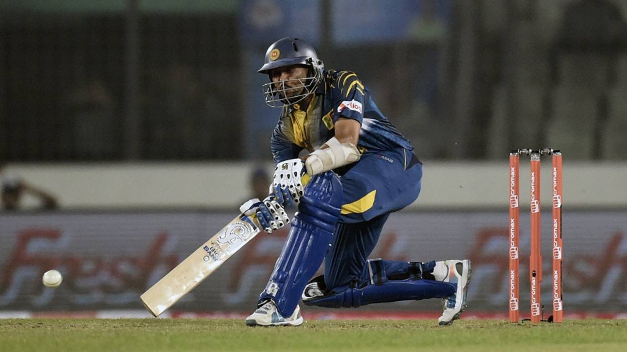 Tillakaratne Dilshan wore one on the helmet while trying the dilscoop&nbsp;&nbsp;&bull;&nbsp;&nbsp;AFP
