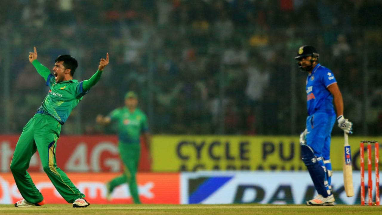 Mohammad Amir trapped Rohit Sharma in front off the second ball, India v Pakistan, Asia Cup, Mirpur, February 27, 2016