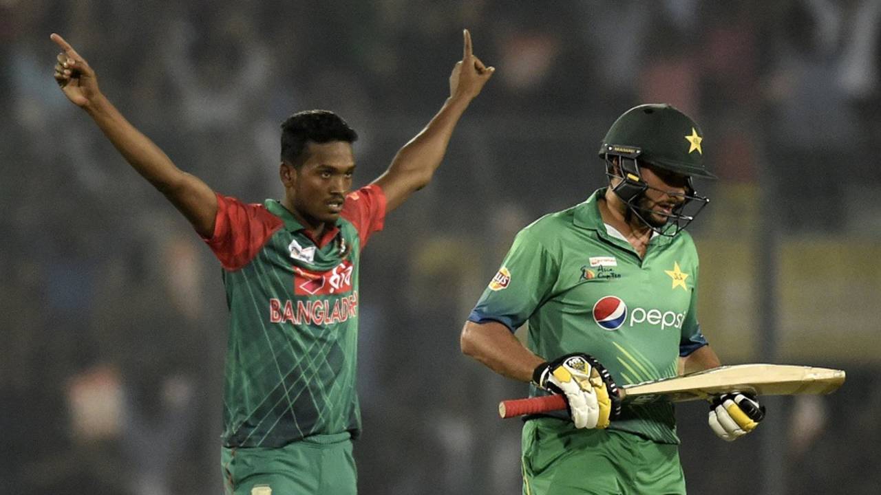 Al-Amin Hossain removed Shahid Afridi for a duck, Bangladesh v Pakistan, Asia Cup 2016, Mirpur, March 2, 2016