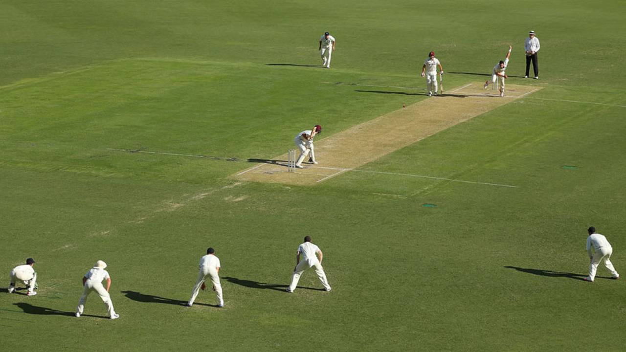 Scott Boland bowls at the Gabba, Queensland v Victoria, Sheffield Shield, Brisbane, 2nd day, March 6, 2016