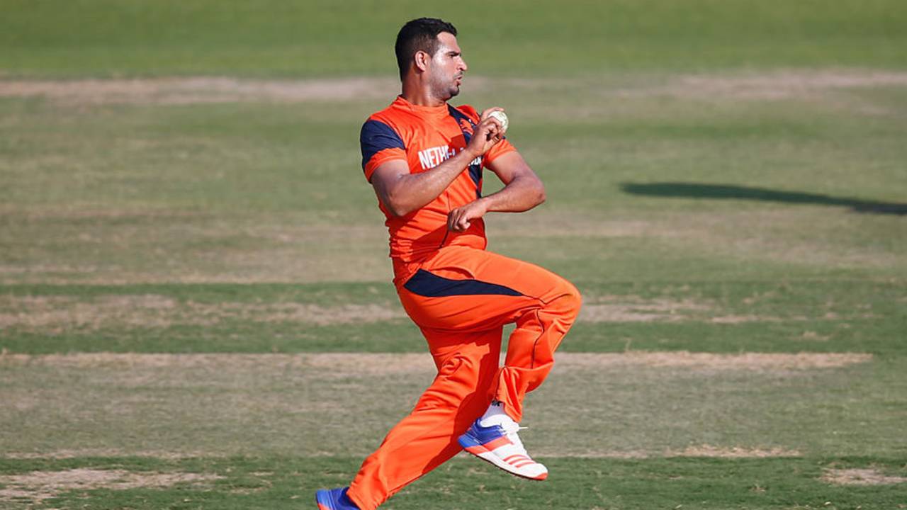 Mudassar Bukhari runs in to bowl, Netherlands v Afghanistan, Warm-up match, Mohali, March 4, 2016