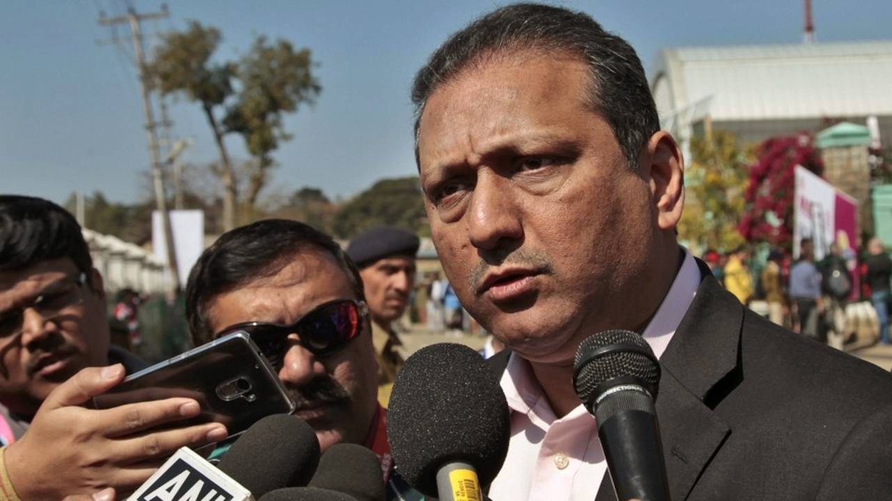 MV Sridhar talks to the media in Dharamsala during the World T20, March 8, 2016