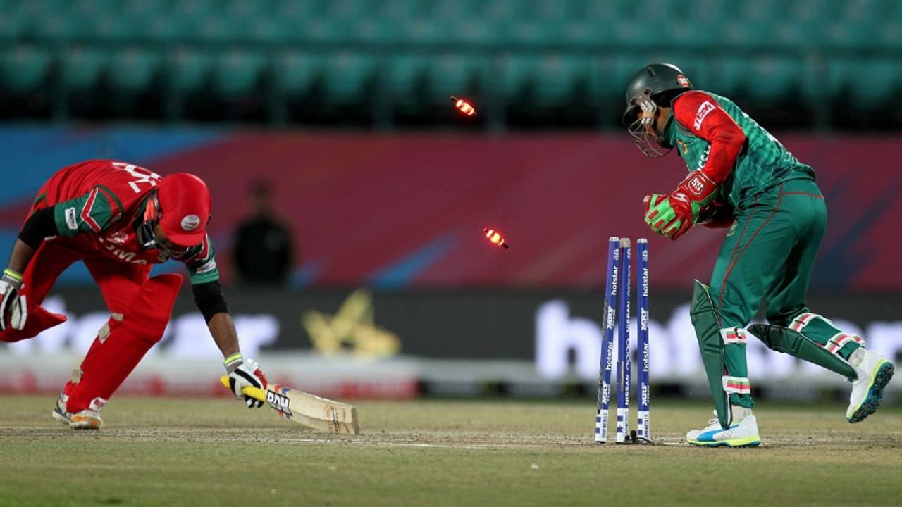 Amir Ali is stumped by Mushfiqur Rahim, Bangladesh v Oman, World T20 qualifiers, Group A, Dharamsala, March 13, 2016