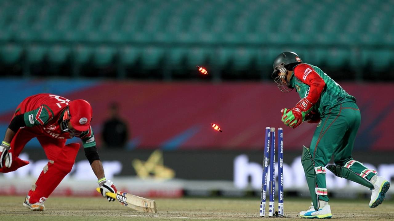 Amir Ali is stumped by Mushfiqur Rahim, Bangladesh v Oman, World T20 qualifiers, Group A, Dharamsala, March 13, 2016