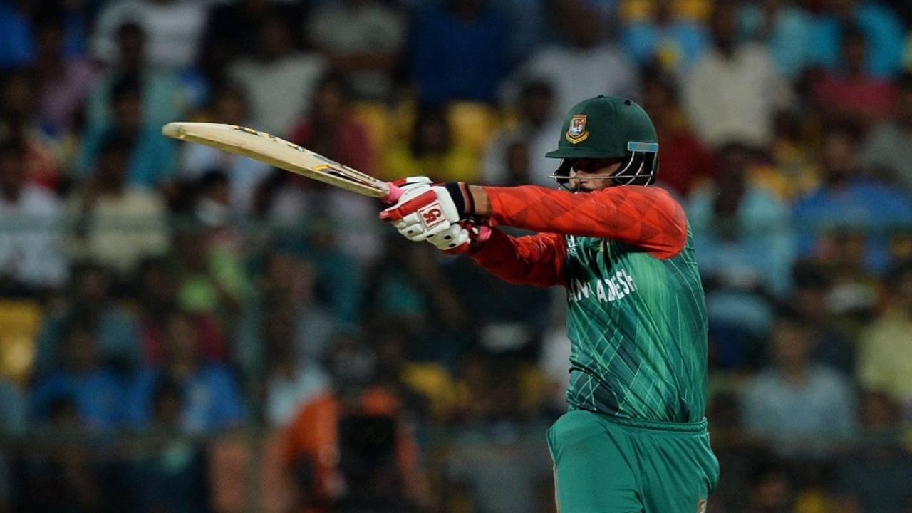 Tamim Iqbal's finger injury is likely to keep him out of cricket for two to three weeks&nbsp;&nbsp;&bull;&nbsp;&nbsp;AFP