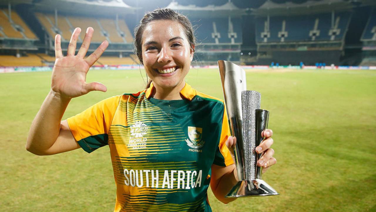 Sune Luus with her Player-of-the-Match award, Ireland v South Africa, Women's World T20 2016, Group A, Chennai, March 23, 2016