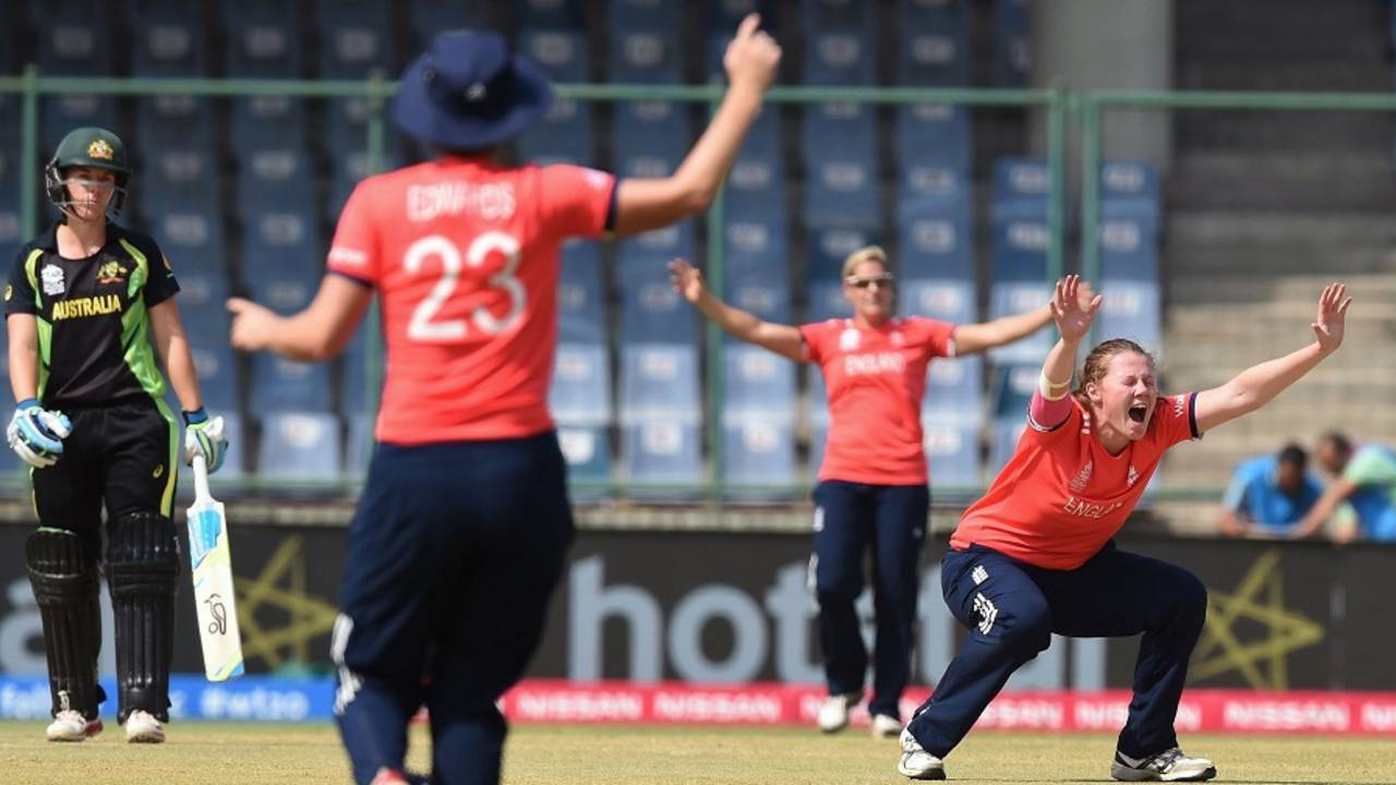 Anya Shrubsole appeals for an lbw against Ellyse Perry, Australia v England, Women's World T20 2016, 1st semi-final, Delhi, March 30, 2016