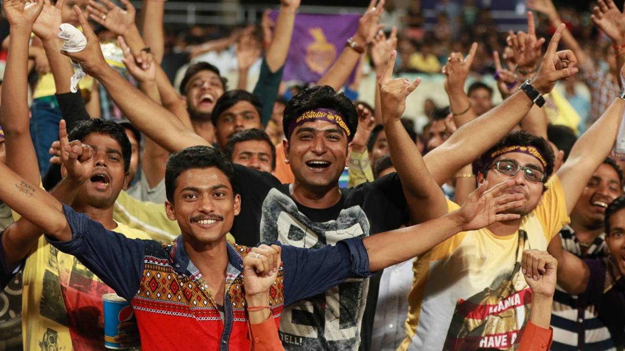 The Eden Gardens crowd left a happy bunch after their team enjoyed a good day, Kolkata Knight Riders v Delhi Daredevils, IPL 2016, Kolkata, April 10, 2016