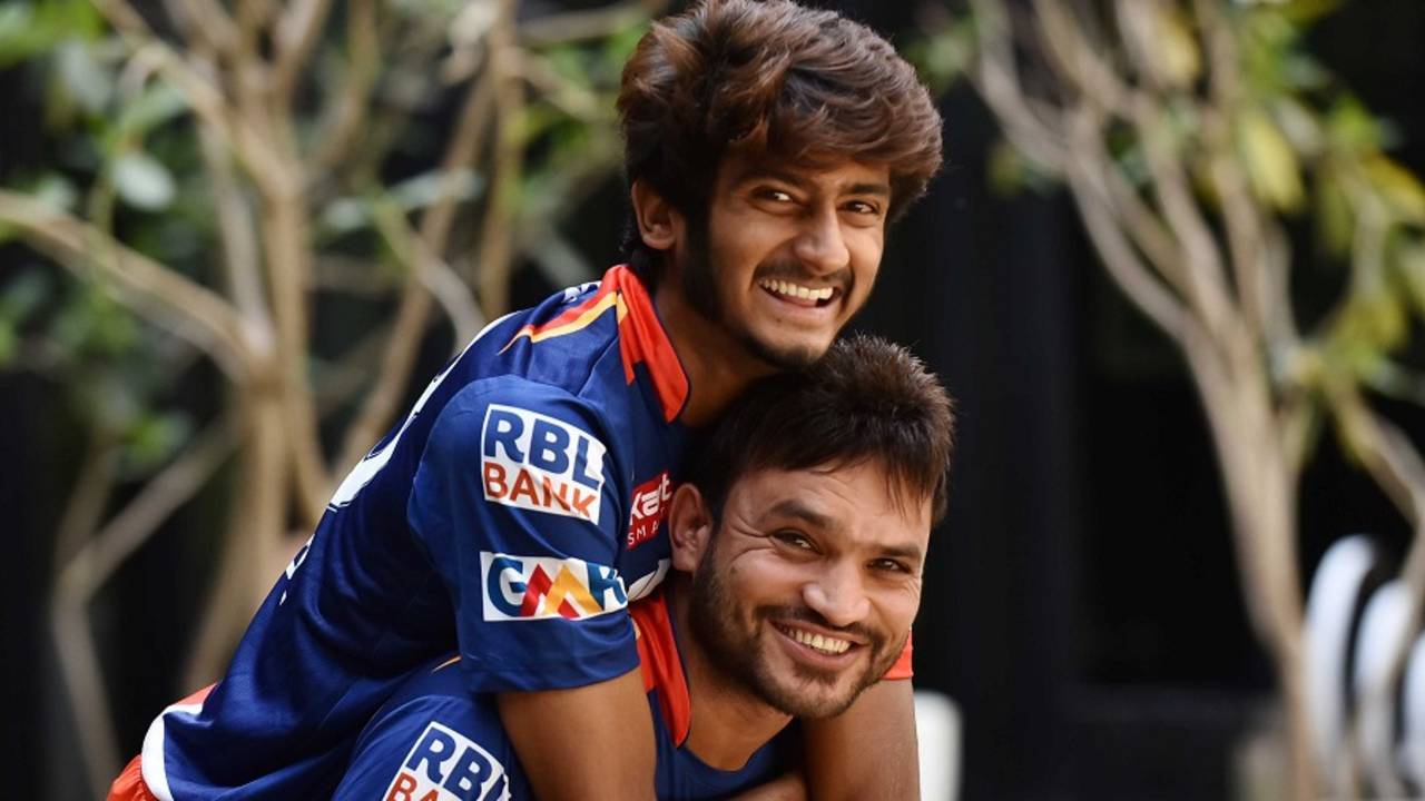 Khaleel Ahmed and Pawan Suyal bond with each other, Delhi, IPL 2016, April 13, 2016