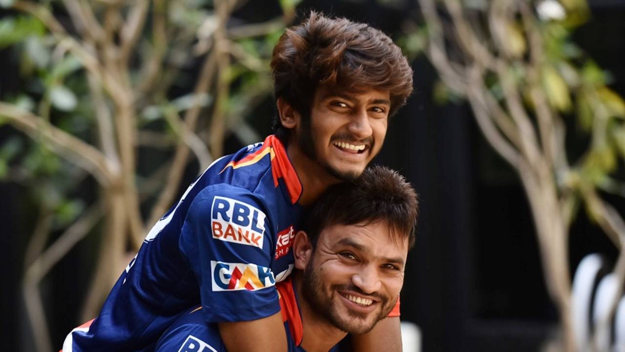 Khaleel Ahmed and Pawan Suyal bond with each other, Delhi, IPL 2016, April 13, 2016