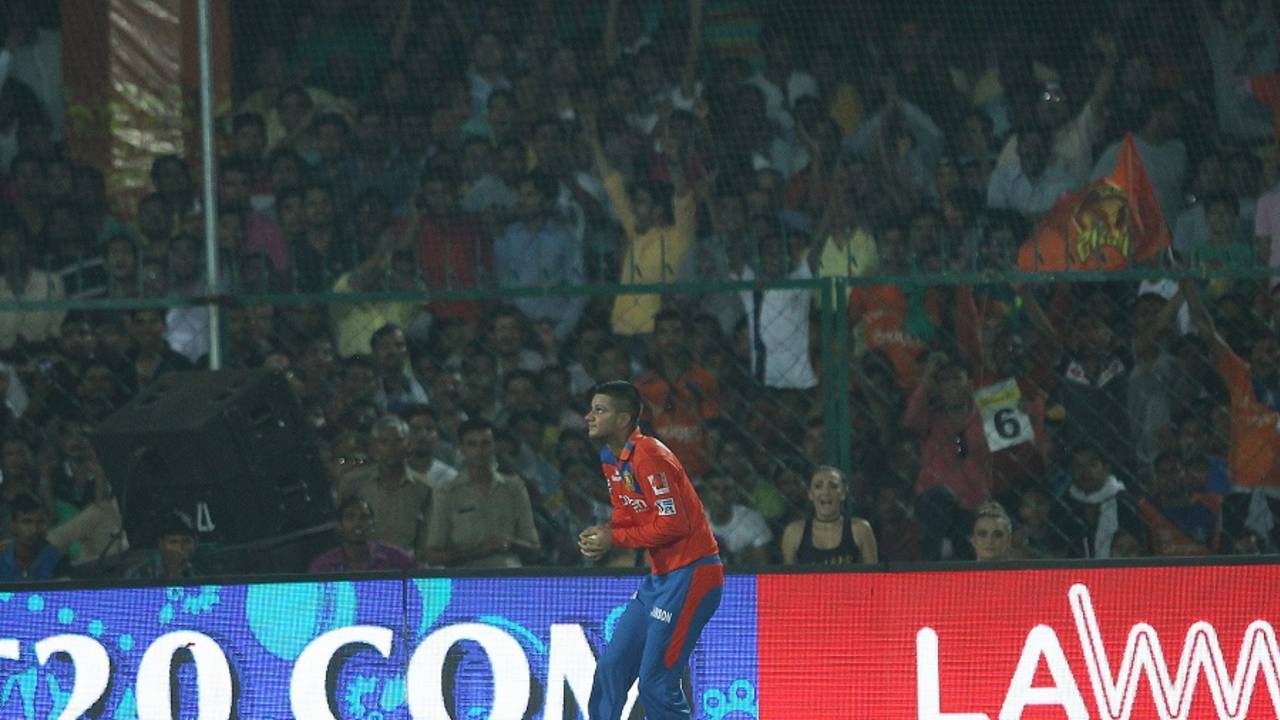 Eklavya Dwivedi takes a catch to dismiss Shakib Al Hasan, Gujarat Lions v Kolkata Knight Riders, IPL 2016, Kanpur, May 19, 2016