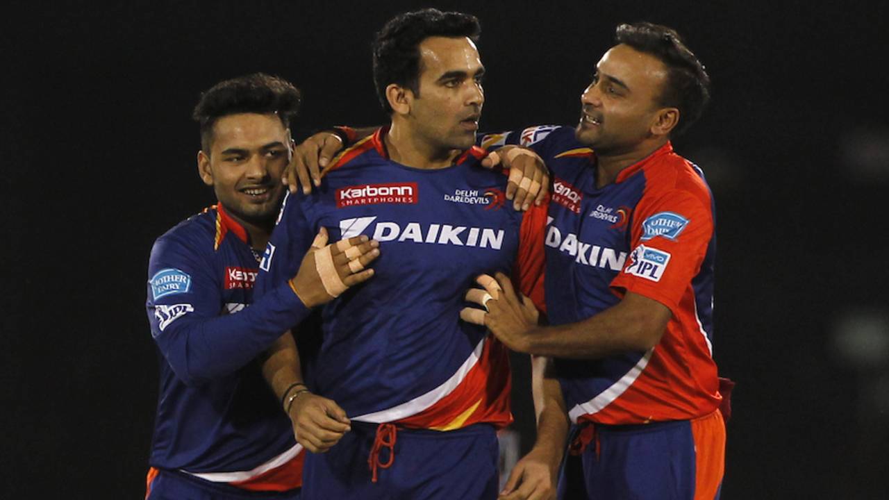 Zaheer Khan is mobbed after removing AB de Villiers cheaply, Delhi Daredevils v Royal Challengers Bangalore, IPL 2016, Raipur, May 22, 2016