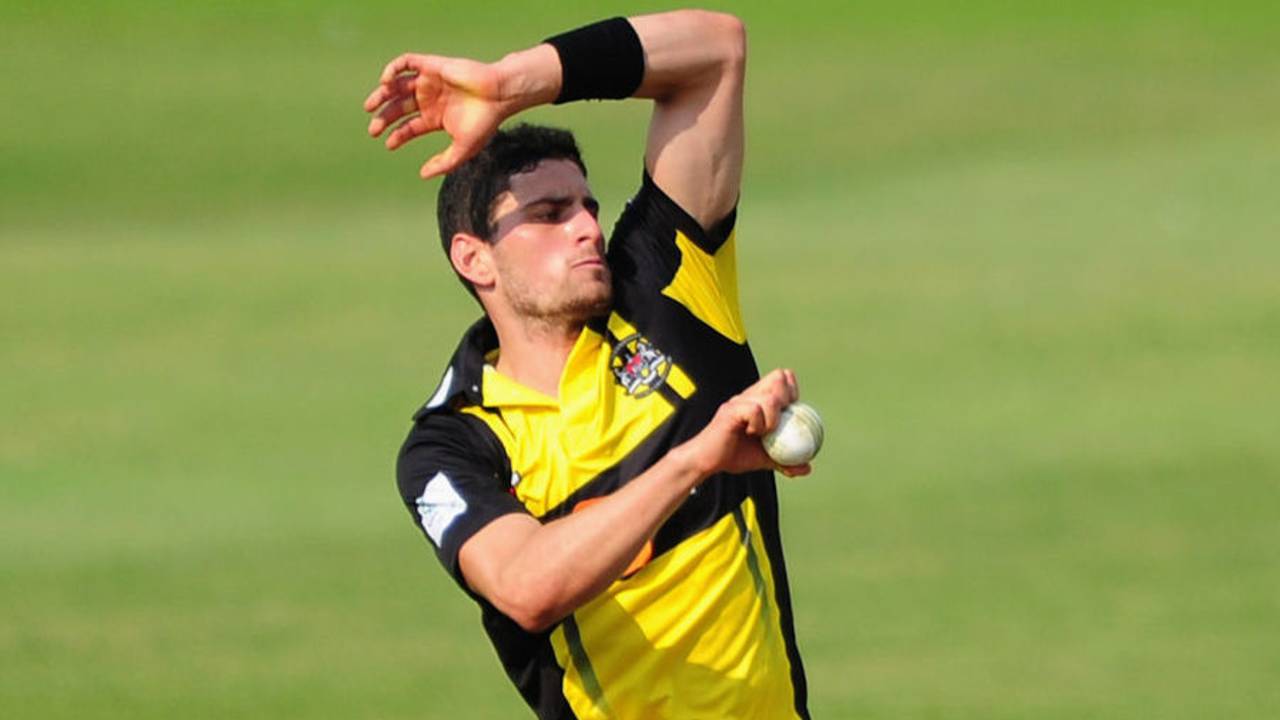 Benny Howell bowls, Somerset v Gloucestershire, Royal London One-Day Cup, Taunton, June 5, 2016