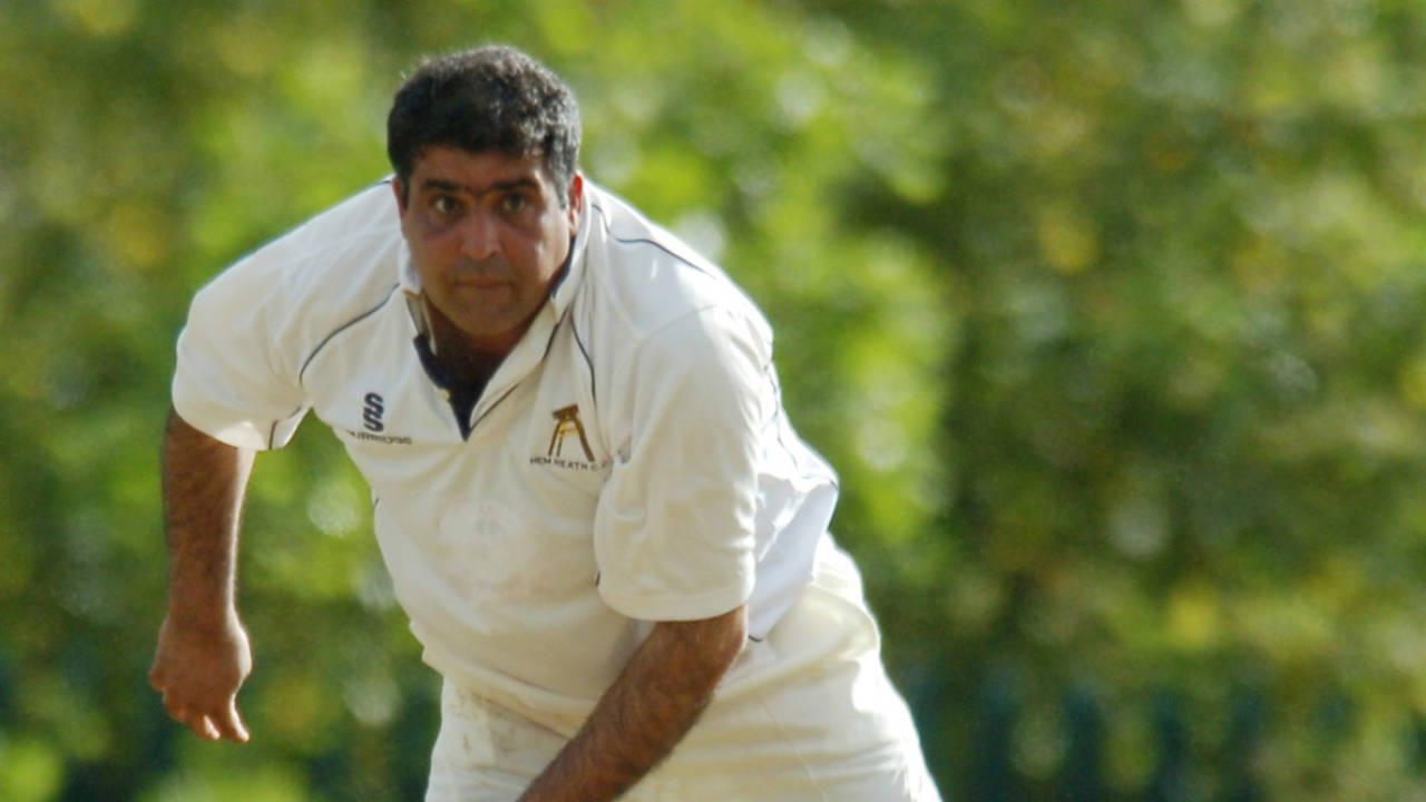 Mohammad Hussain bowls