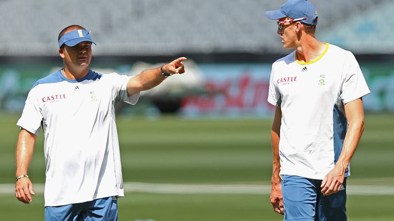 Charl Langeveldt has a word with Morne Morkel during a training session, Melbourne, February 21, 2015
