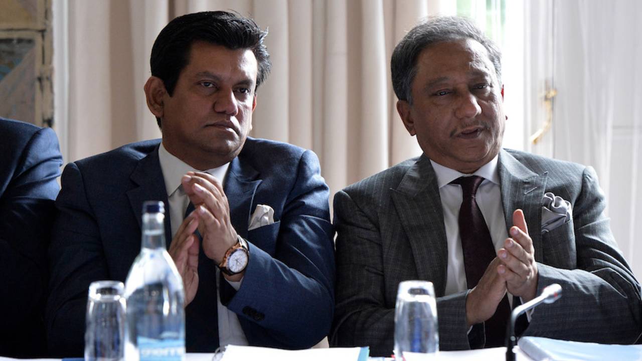 BCB president Nazmul Hassan (right) is part of a division of a parent company, whose another division owns the Dhaka Dynamites franchise&nbsp;&nbsp;&bull;&nbsp;&nbsp;IDI/Getty Images